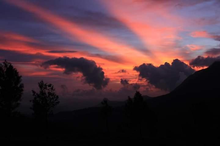 The Edge Hotel Munnar Exterior photo